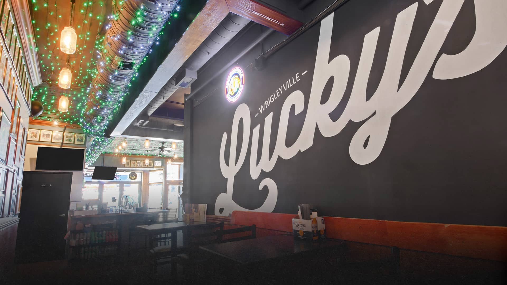 Interior of Lucky's Sandwich Company in Chicago, IL | Background Photo